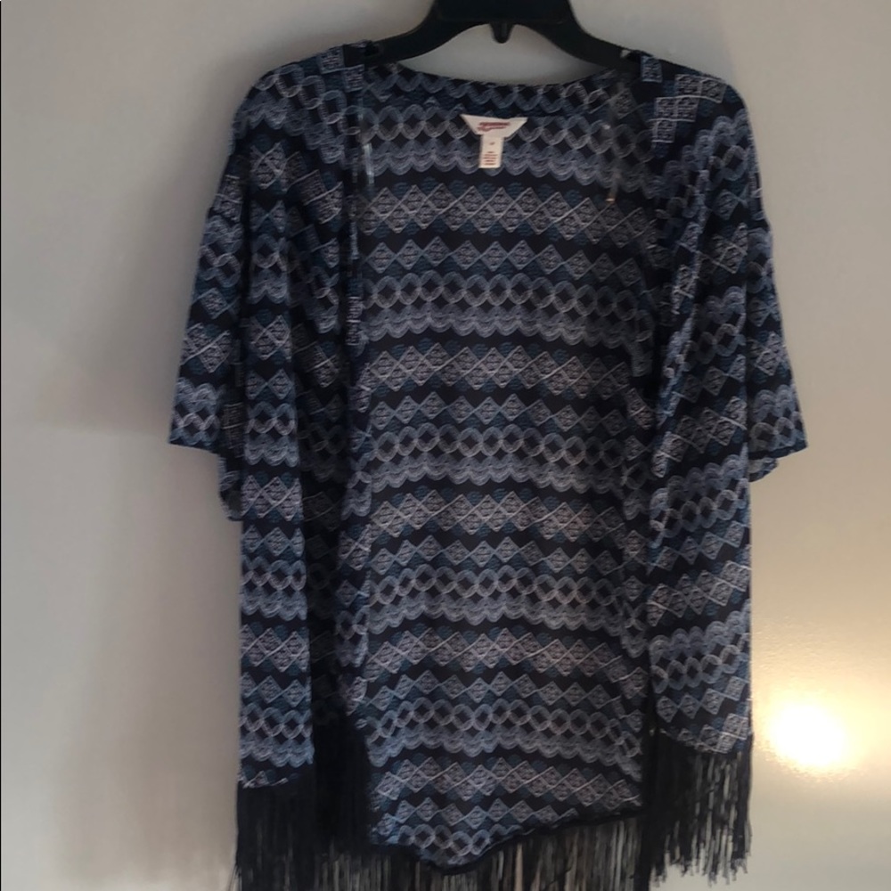 Arizona blue and white patterned cover